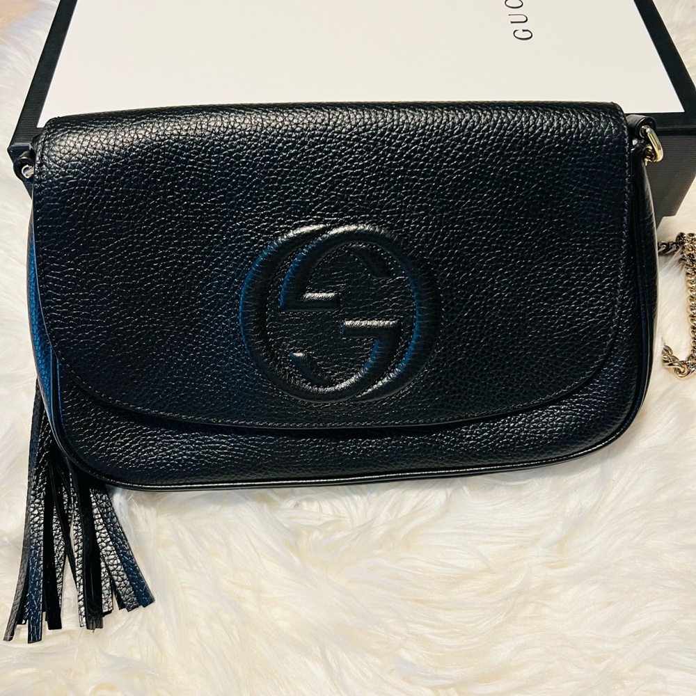 Gucci Soho Pebbled Calfskin Medium
Flap Crossbody Black - Picture 6 of 15